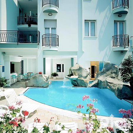 Residence Le Vele Католика Екстериор снимка