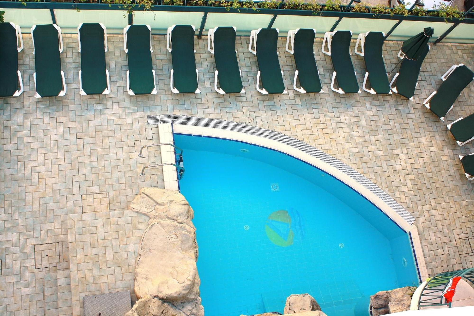 Residence Le Vele Католика Екстериор снимка