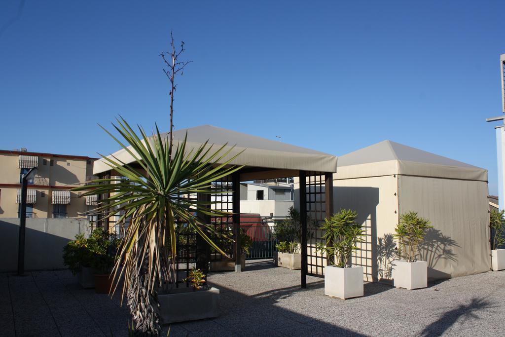 Residence Le Vele Католика Екстериор снимка