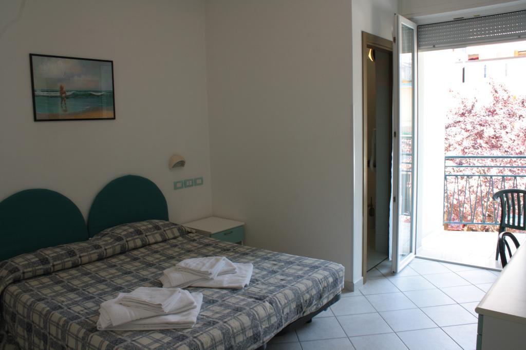 Residence Le Vele Католика Екстериор снимка