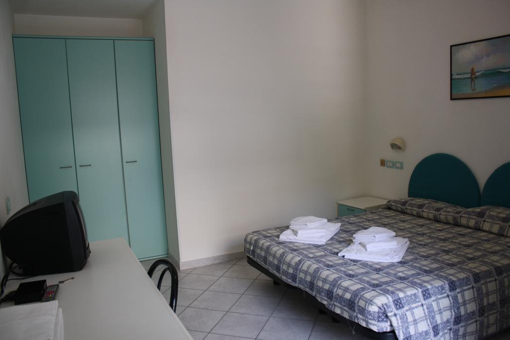 Residence Le Vele Католика Екстериор снимка