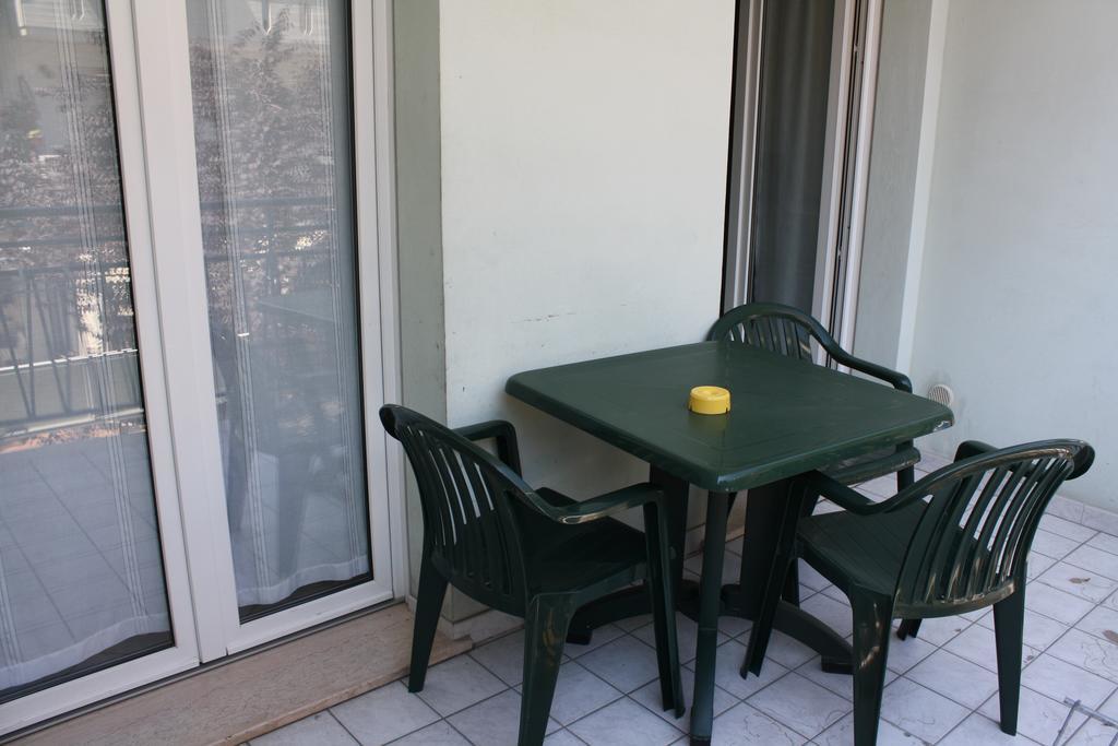 Residence Le Vele Католика Екстериор снимка